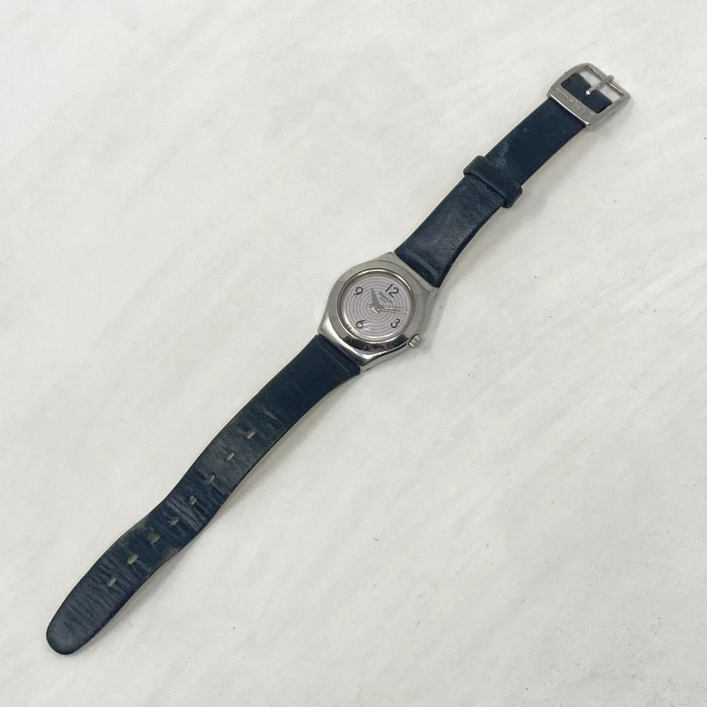 Swatch Aim At Me Womens Watch 24mm Silver Tone Black Swiss Made WR New Battery